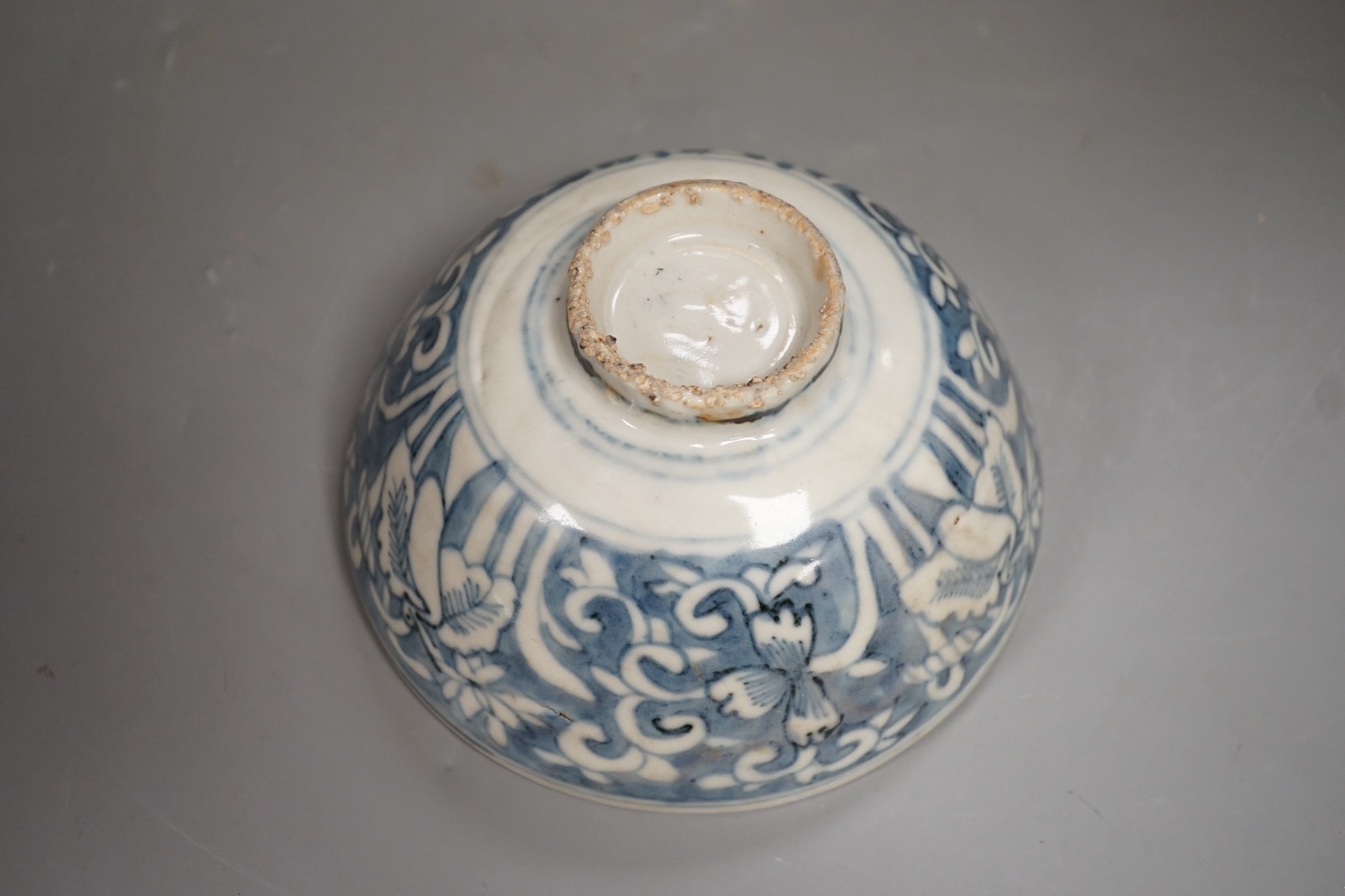 A Chinese late Ming blue and white ‘egret and Lotus’ bowl, Zhangzhou kilns, 14.7cm